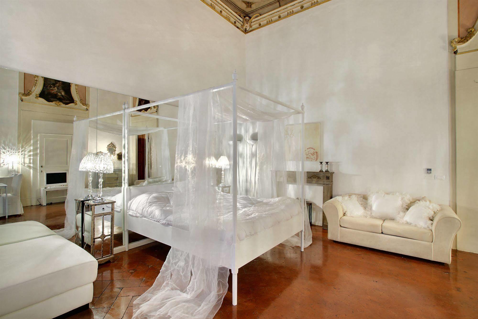 Palazzo Tolomei - Residenza D'Epoca Florence Luaran gambar